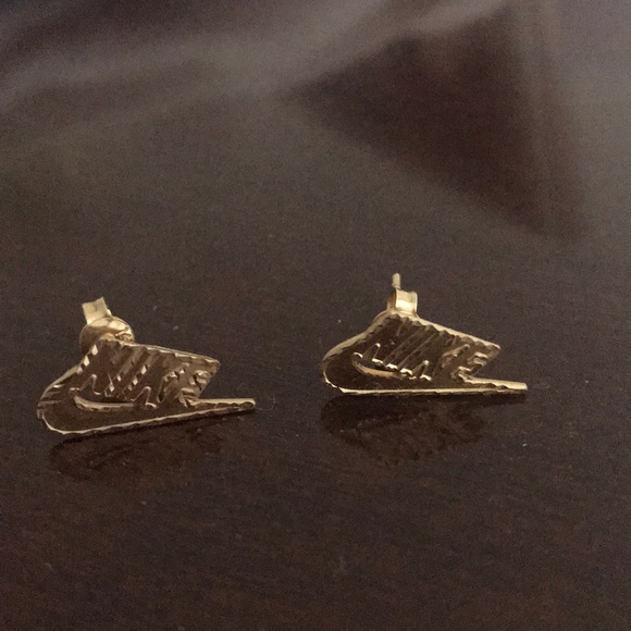 supreme nike earring